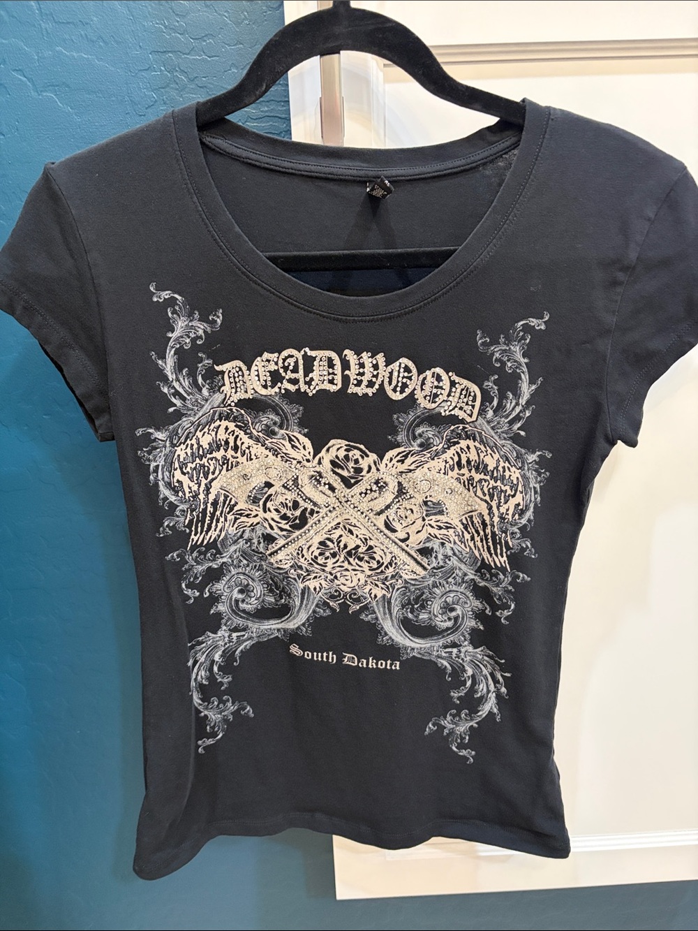 Black short sleeve tee shirt